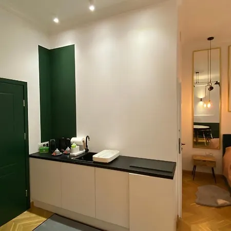 Royal Point Bed & Bath Apartment *