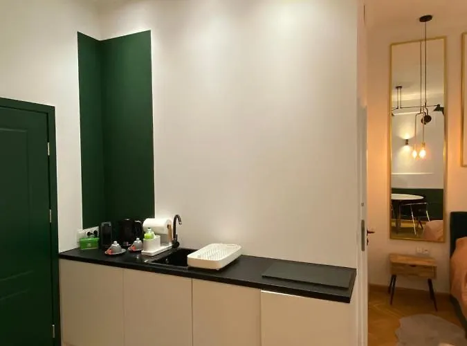 Royal Point Bed & Bath Apartment *