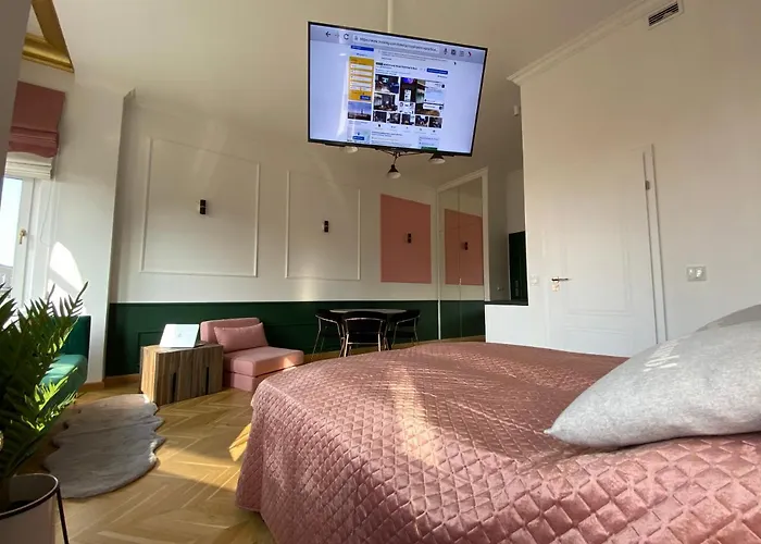 Royal Point Bed & Bath *