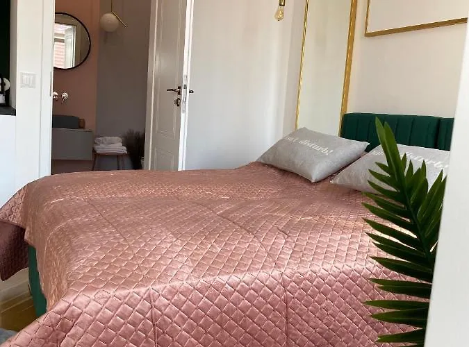 Royal Point Bed & Bath *