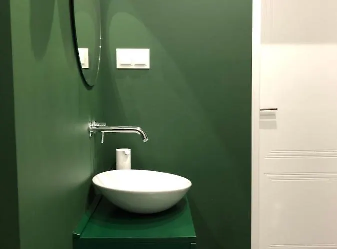 Royal Point Bed & Bath *